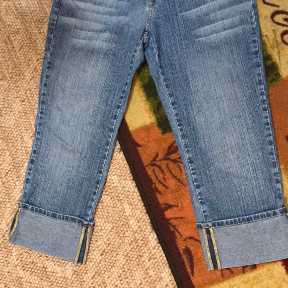 Cutest capris ever !!!..size 7/8 - Picture 5 of 8